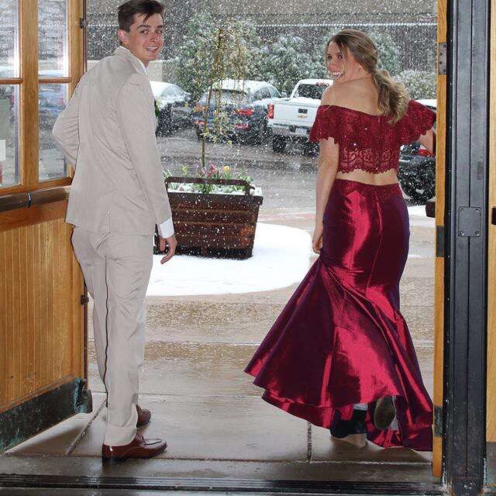 STUNNING PROM DRESS🤩✨ - Picture 6 of 7